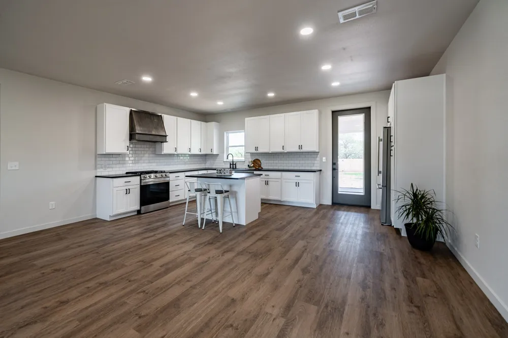 707 E Davenport Stamford, TX 79553