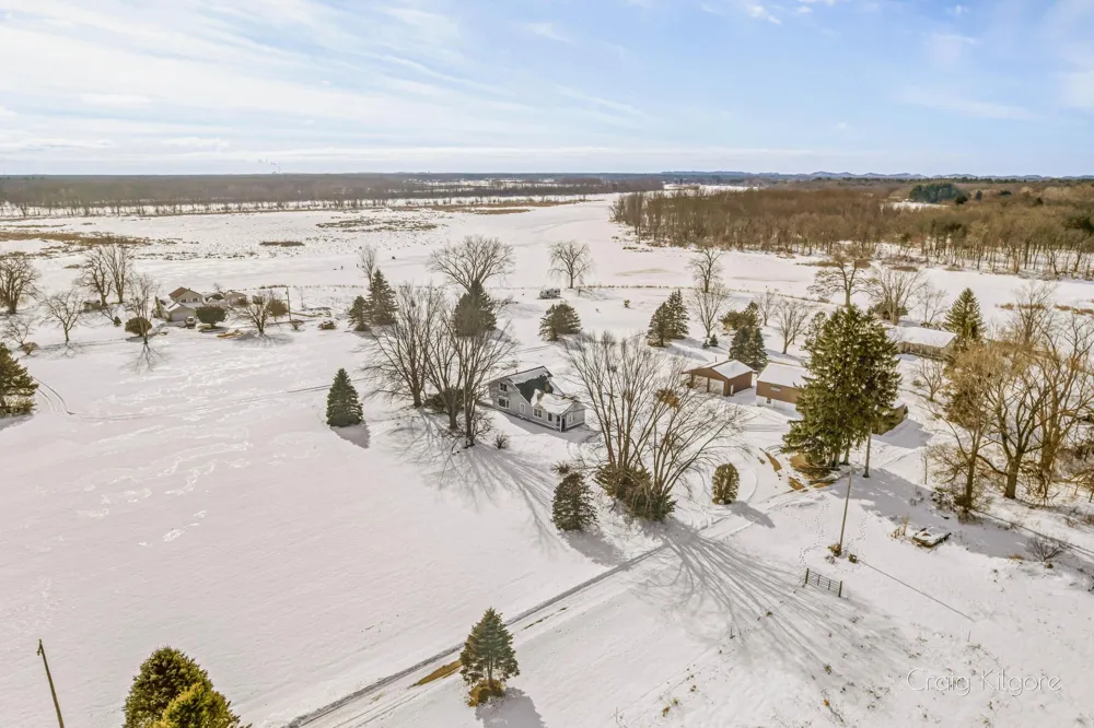 15425 132nd Avenue Nunica, MI 49448