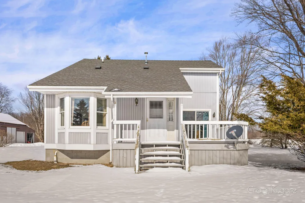 15425 132nd Avenue Nunica, MI 49448