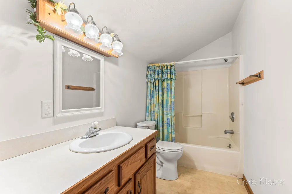 15425 132nd Avenue Nunica, MI 49448