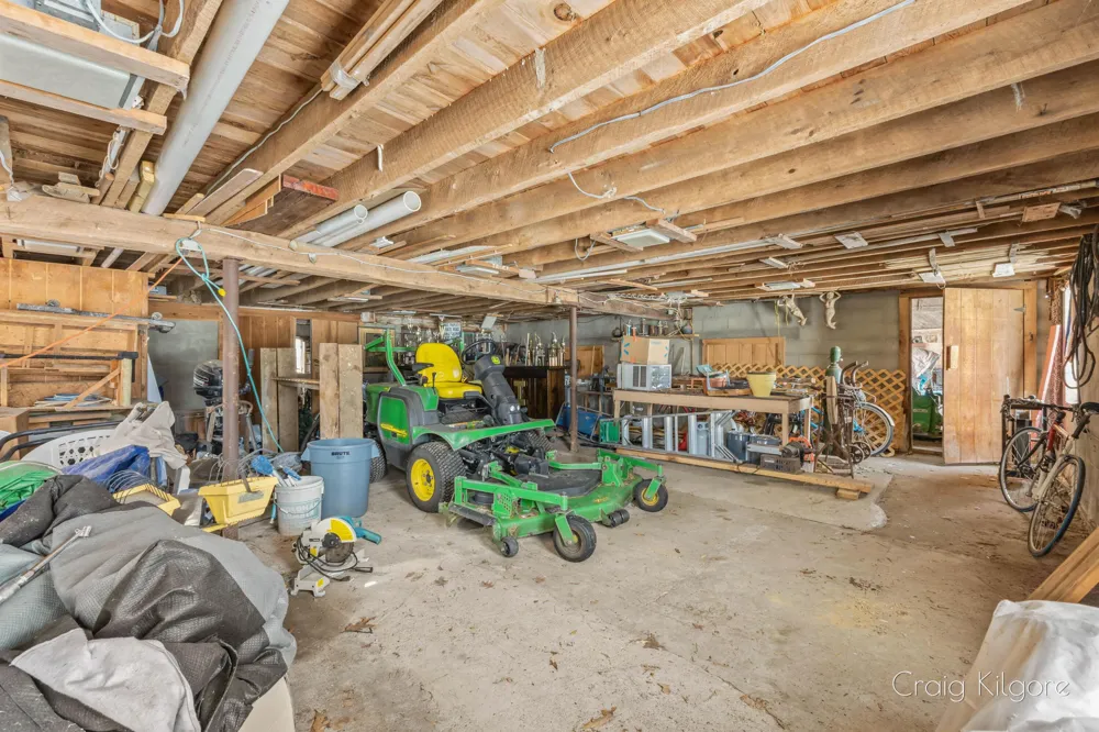 15425 132nd Avenue Nunica, MI 49448