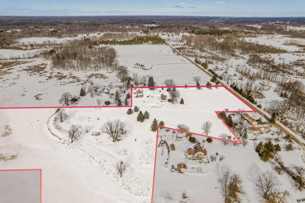 15425 132nd Avenue Nunica, MI 49448