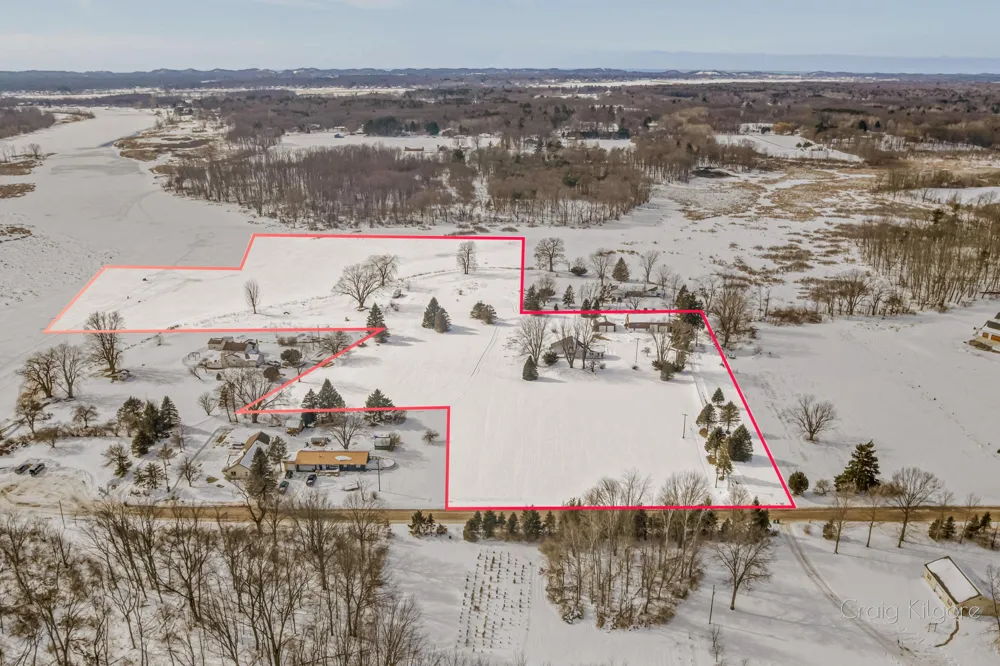 15425 132nd Avenue Nunica, MI 49448