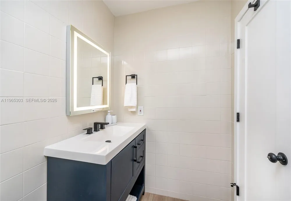 3321 NW 19th Ter #C Miami, FL 33125