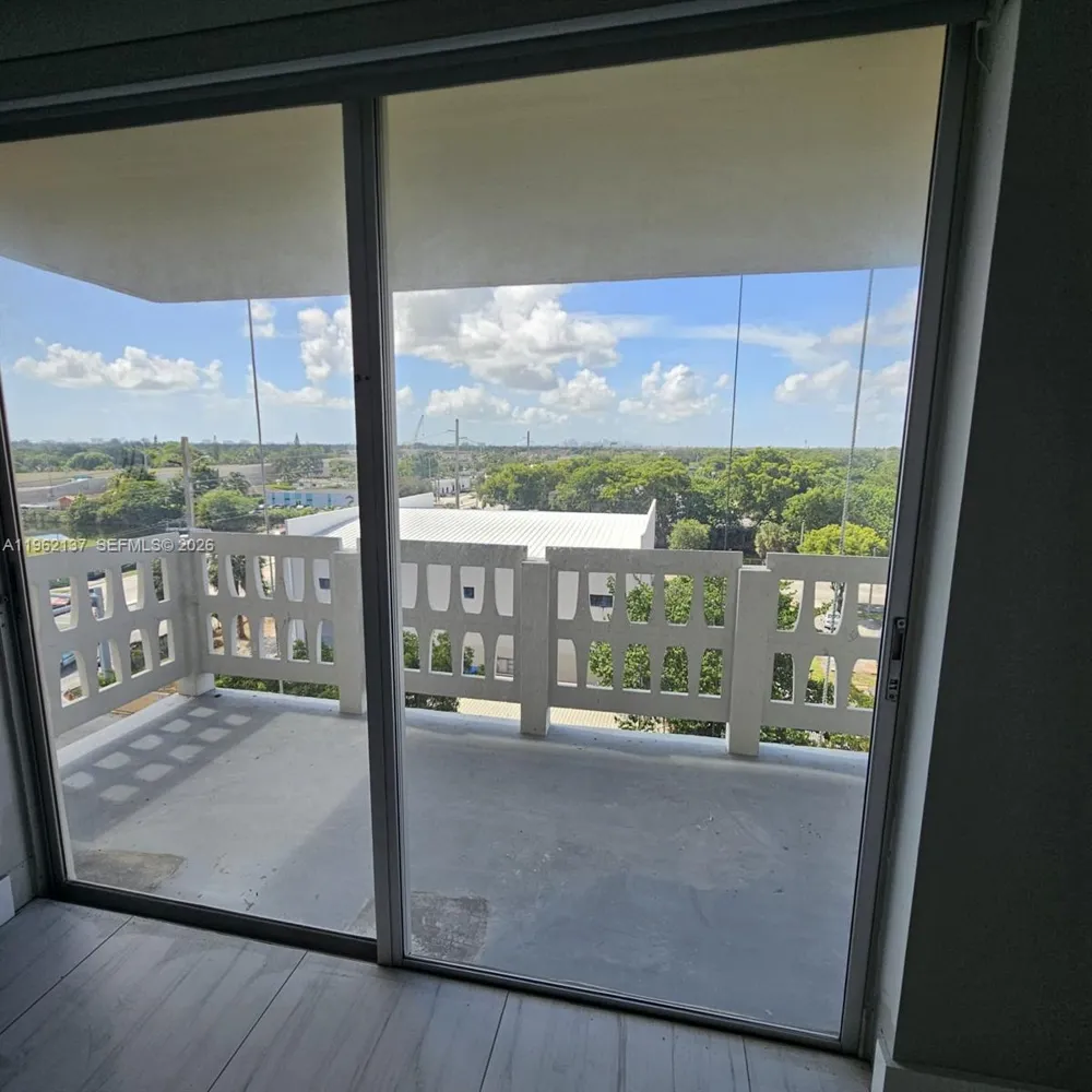 15600 NW 7th Ave #703 Miami, FL 33169