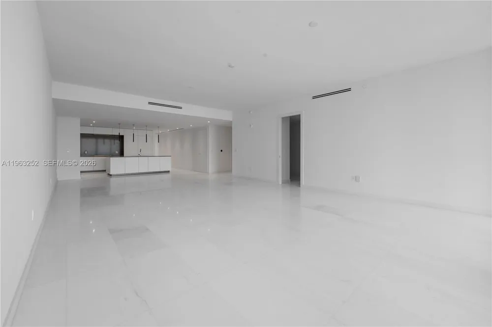 300 Biscayne Blvd Way #4404 Miami, FL 33131