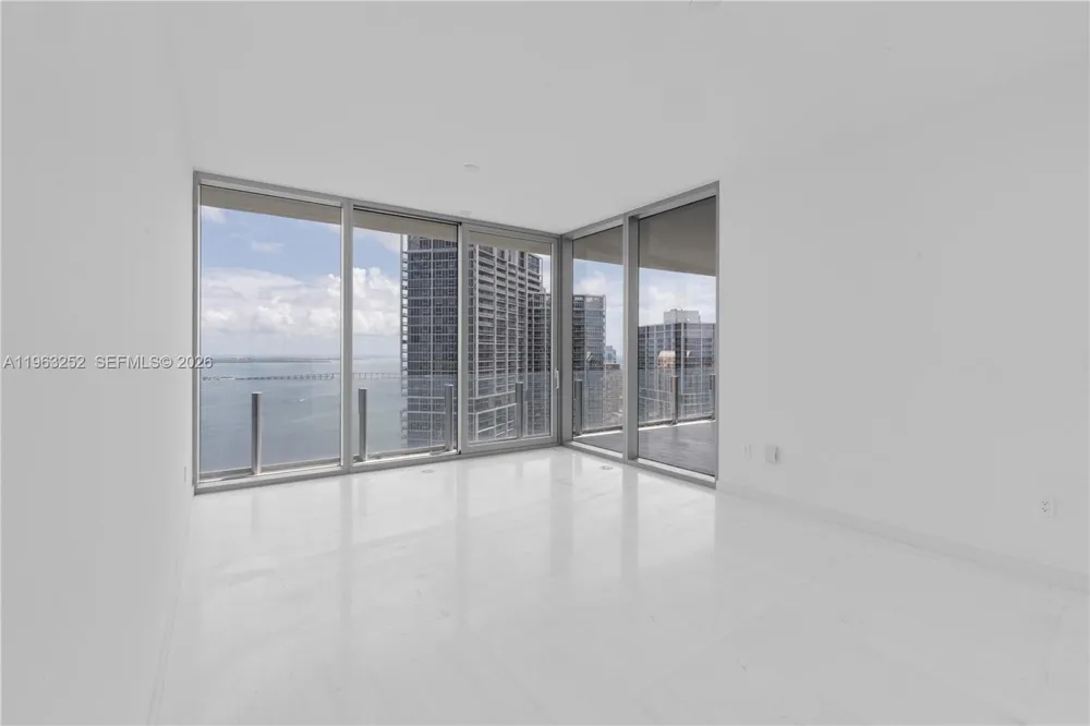 300 Biscayne Blvd Way #4404 Miami, FL 33131