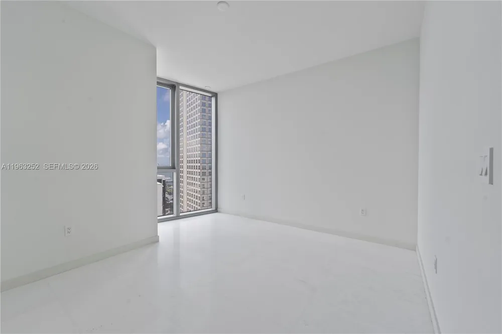 300 Biscayne Blvd Way #4404 Miami, FL 33131