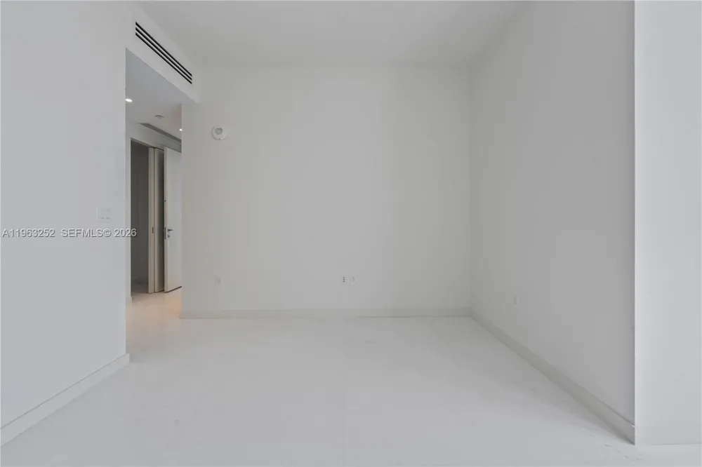300 Biscayne Blvd Way #4404 Miami, FL 33131