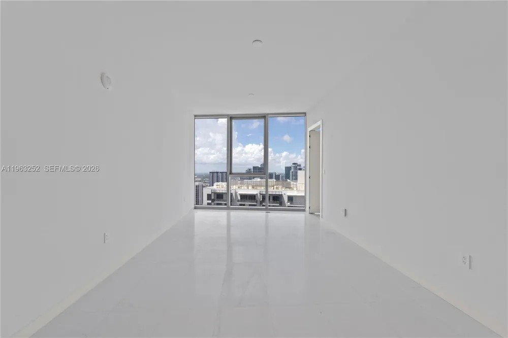 300 Biscayne Blvd Way #4404 Miami, FL 33131