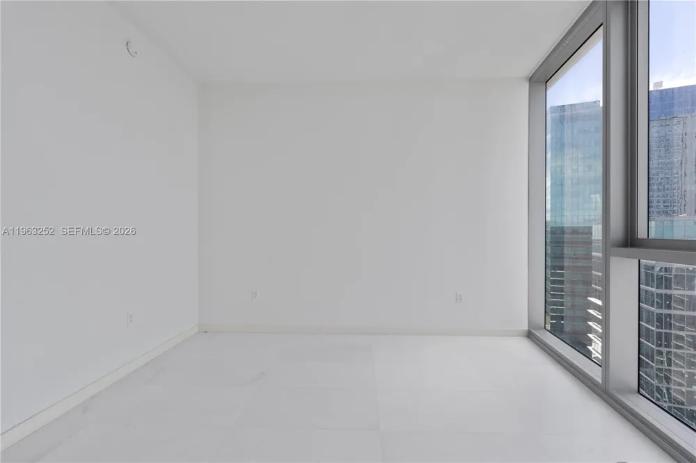 300 Biscayne Blvd Way #4404 Miami, FL 33131