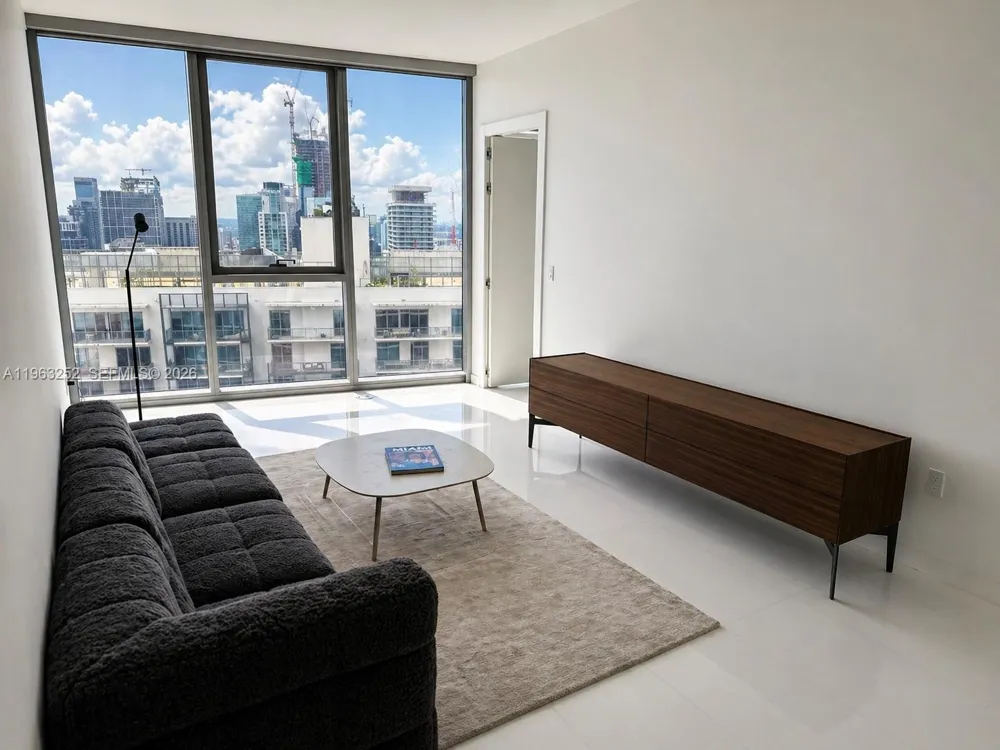 300 Biscayne Blvd Way #4404 Miami, FL 33131