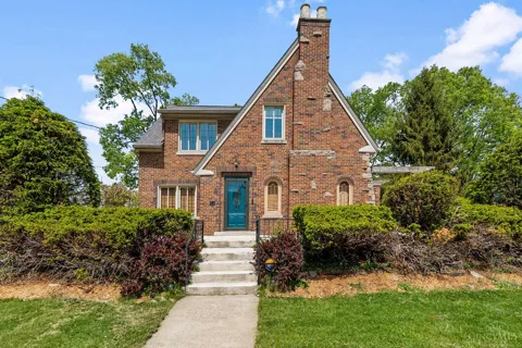 1626 Flora Avenue