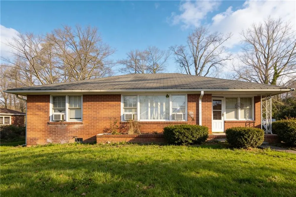 154 Privette Road SW