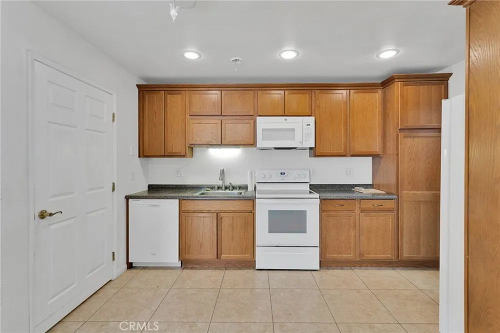 10328 El Centro Oak Hills, CA 92344