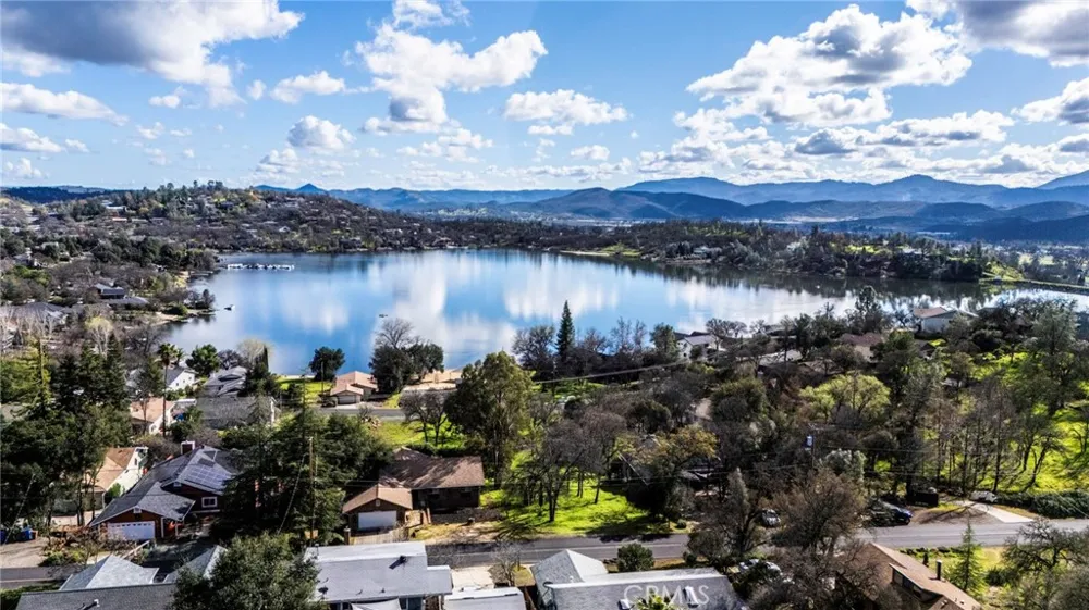 17682 Greenridge Hidden Valley Lake, CA 95467