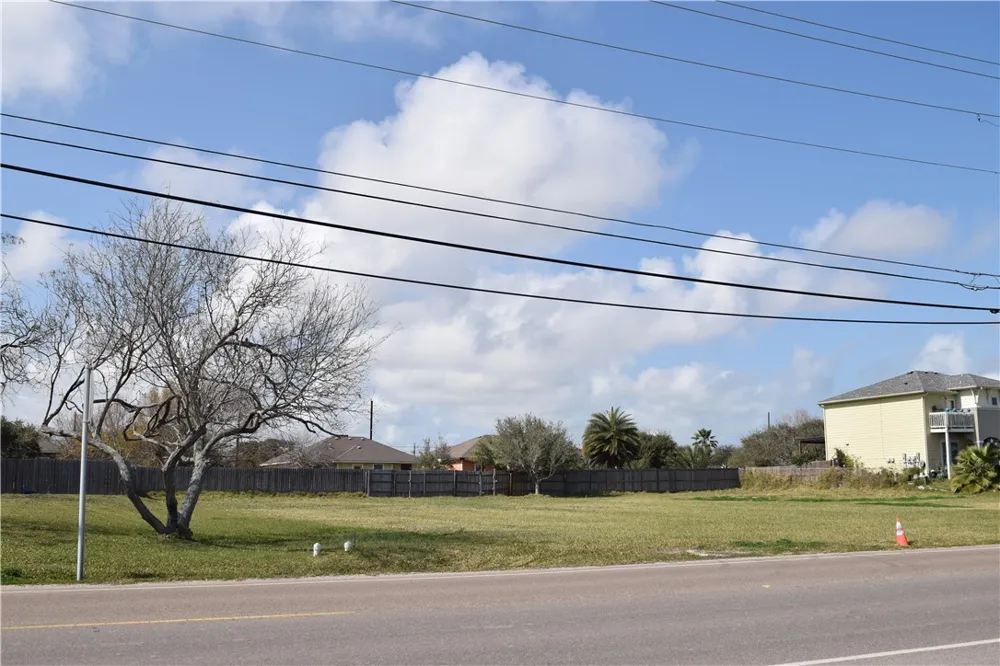 1222 Laguna Shores Corpus Christi, TX 78418