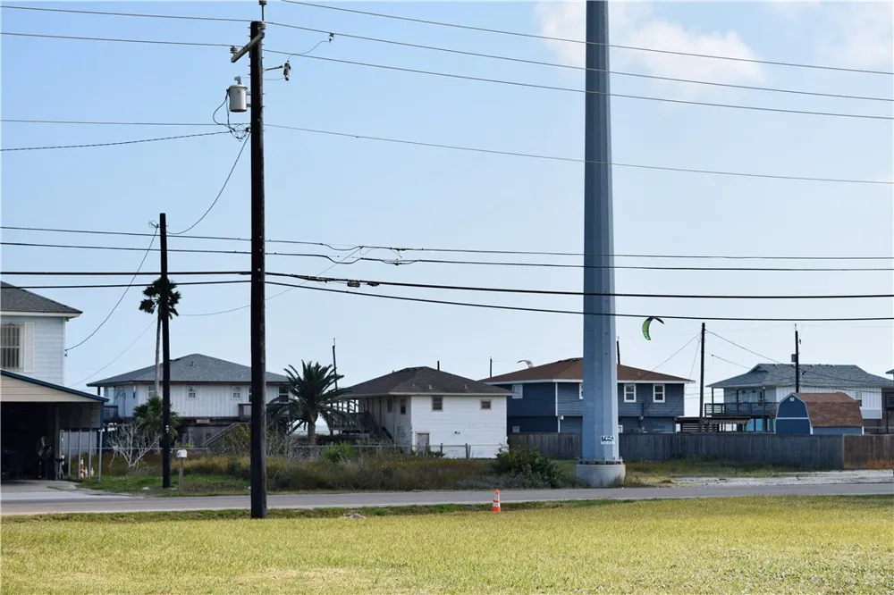 1222 Laguna Shores Corpus Christi, TX 78418