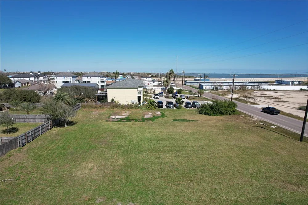 1222 Laguna Shores Corpus Christi, TX 78418