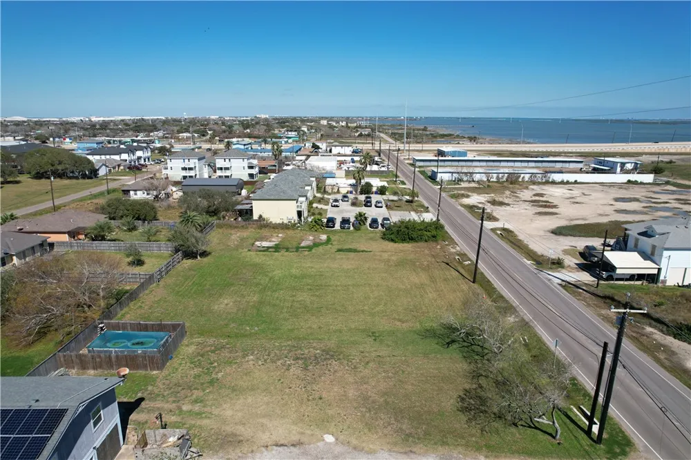 1222 Laguna Shores Corpus Christi, TX 78418