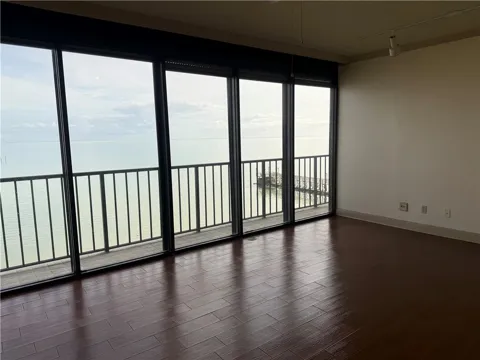 4350 Ocean Drive #301