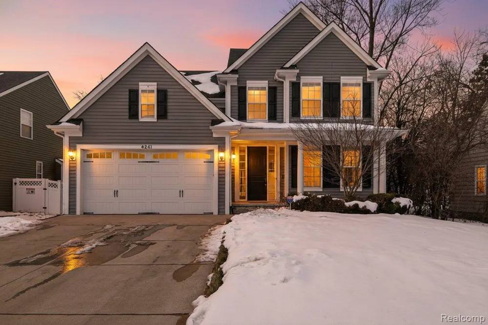 4241 Tonawanda Avenue