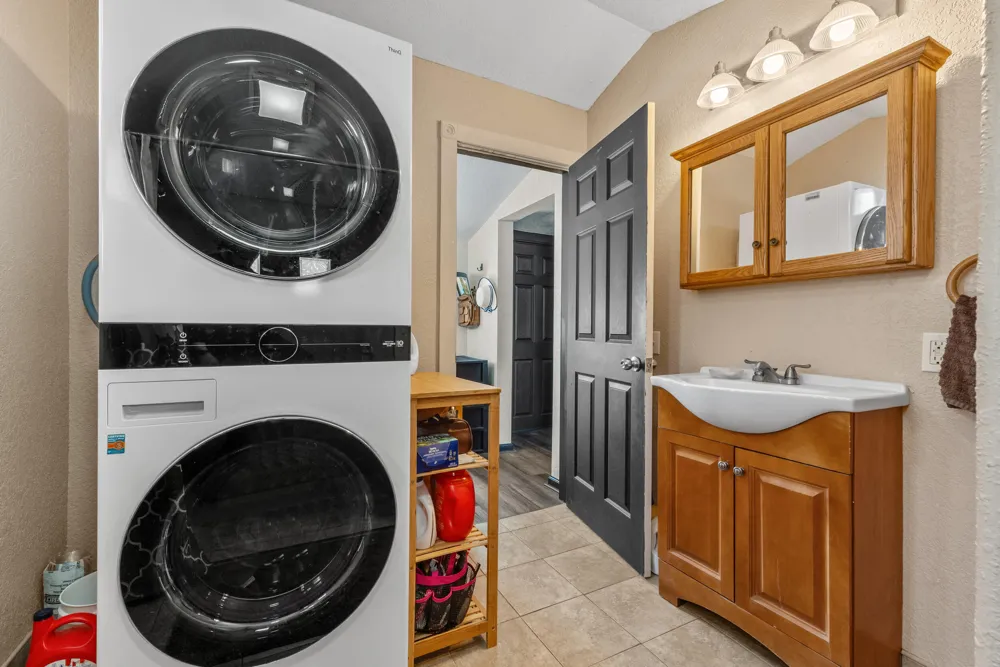 34 Oak Street Hillsdale City, MI 49242