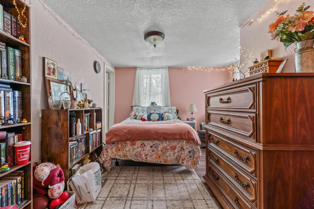 34 Oak Street Hillsdale City, MI 49242