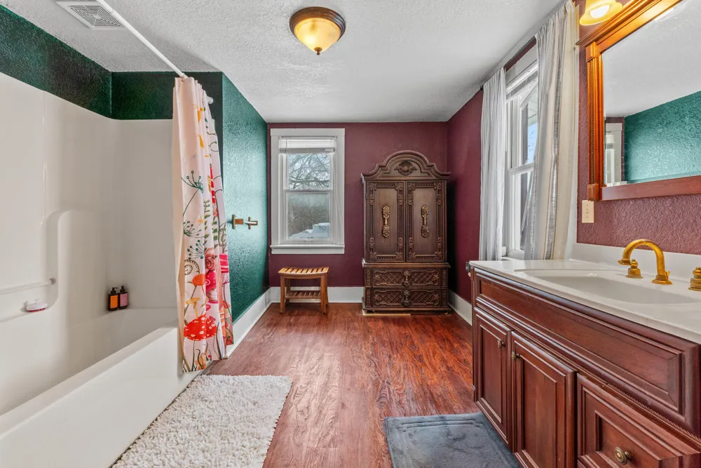 34 Oak Street Hillsdale City, MI 49242