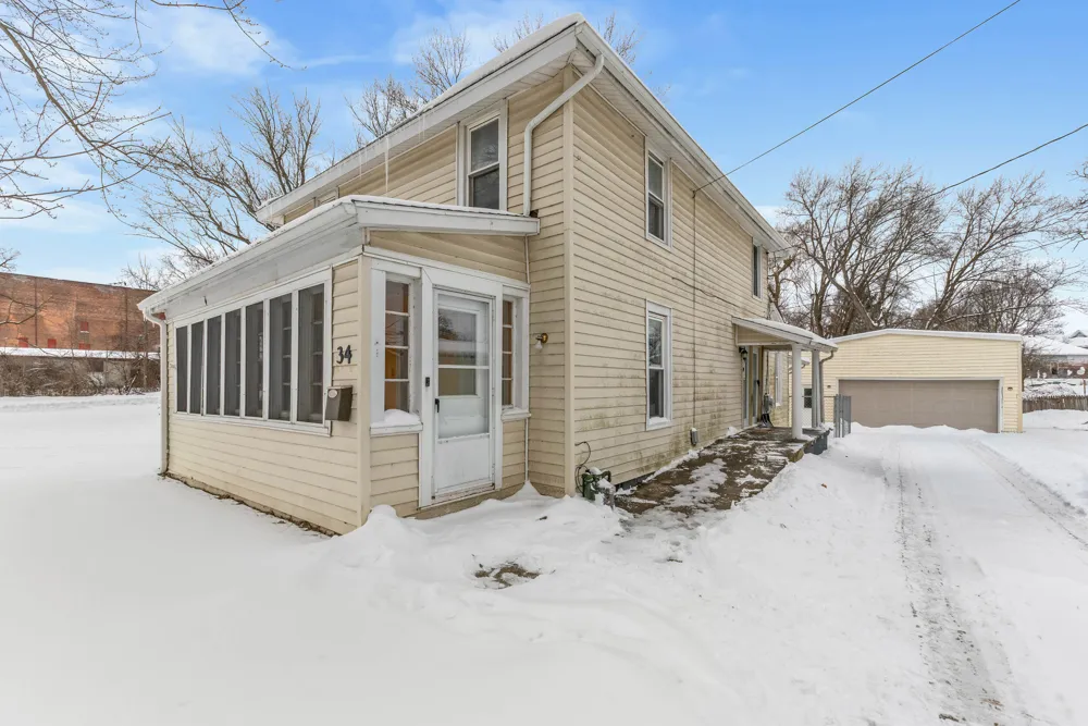 34 Oak Street Hillsdale City, MI 49242