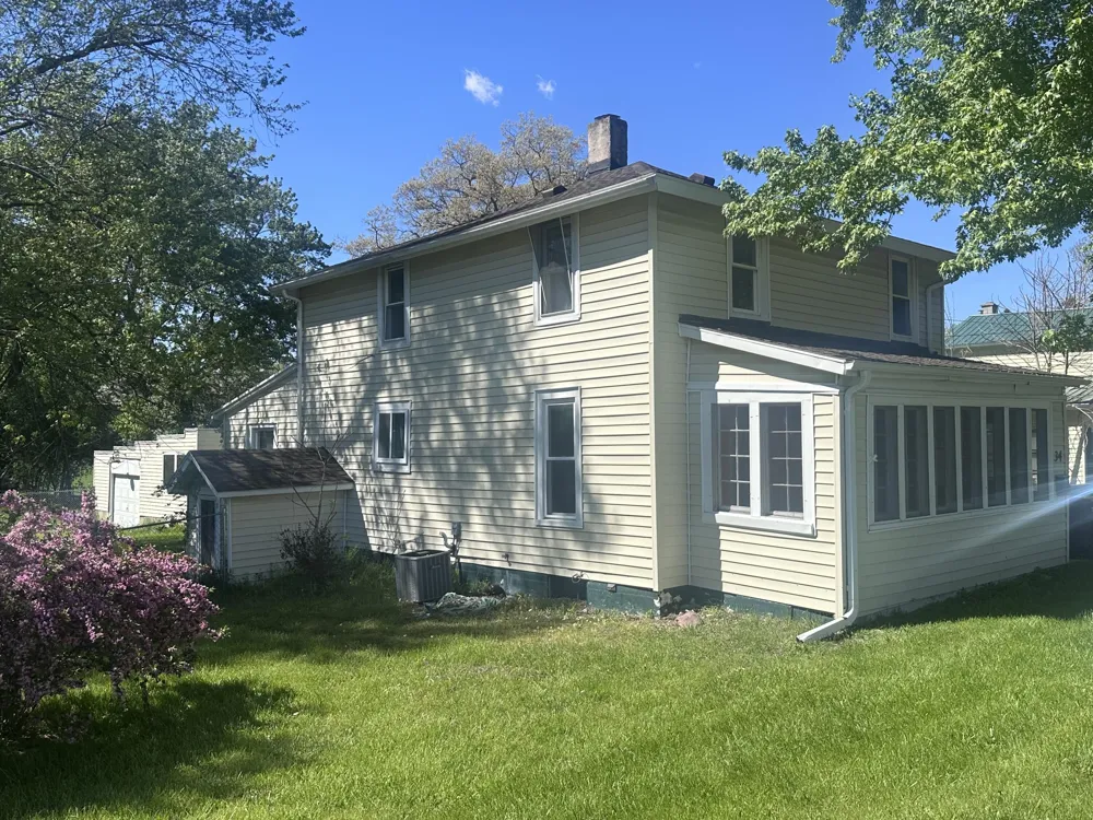 34 Oak Street Hillsdale City, MI 49242