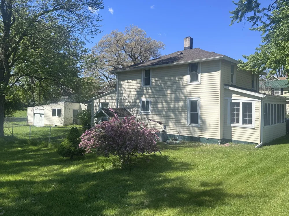 34 Oak Street Hillsdale City, MI 49242