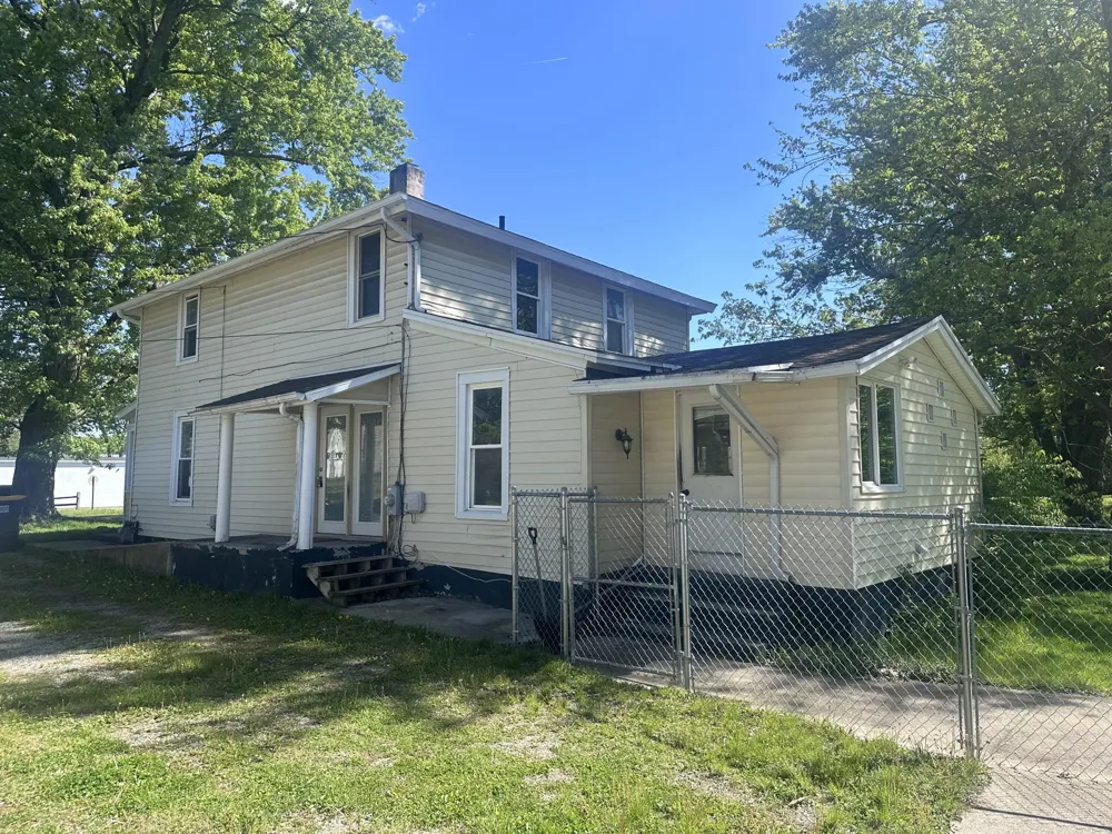 34 Oak Street Hillsdale City, MI 49242
