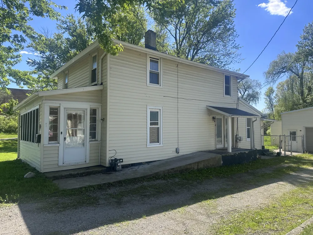34 Oak Street Hillsdale City, MI 49242