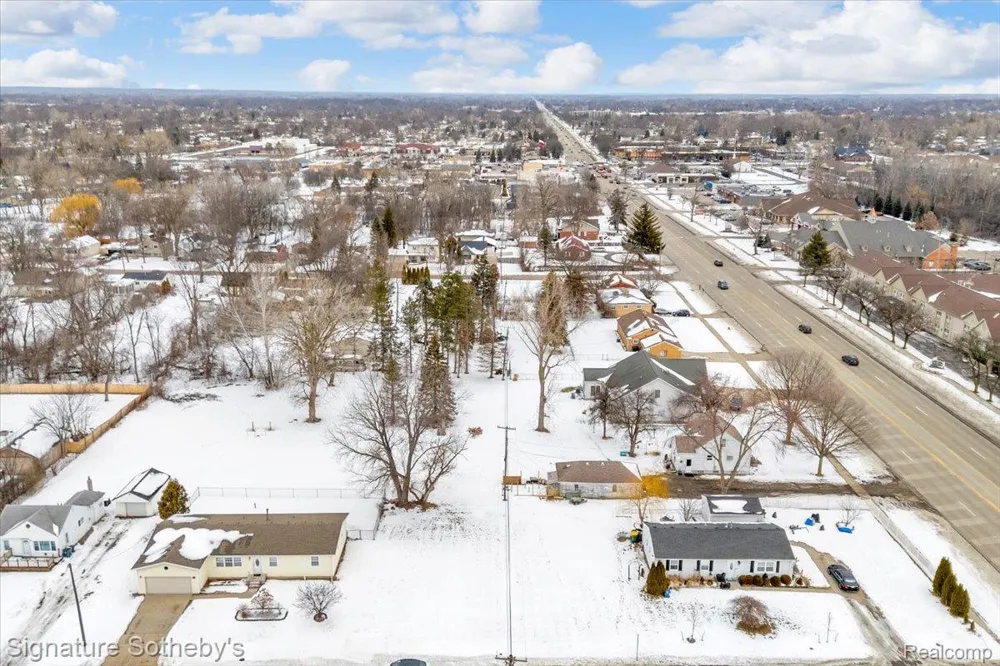 2983 Dashwood Drive Troy City, MI 48083
