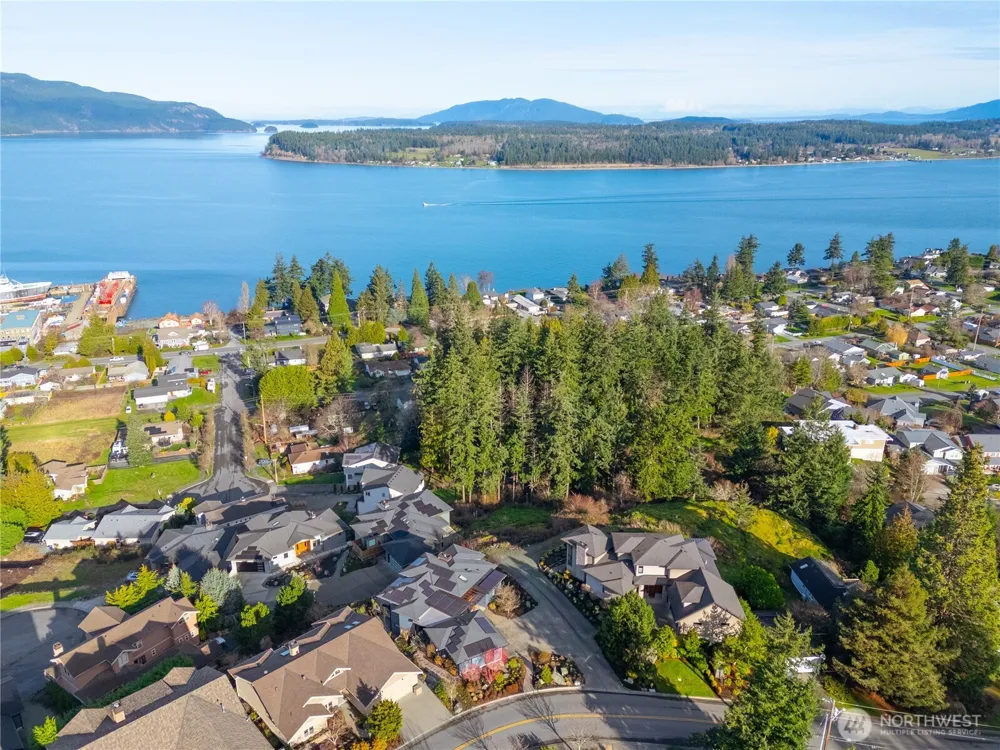 2712 17th Street Anacortes, WA 98221