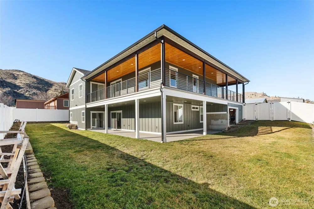 1038 Crest Loop Entiat, WA 98822