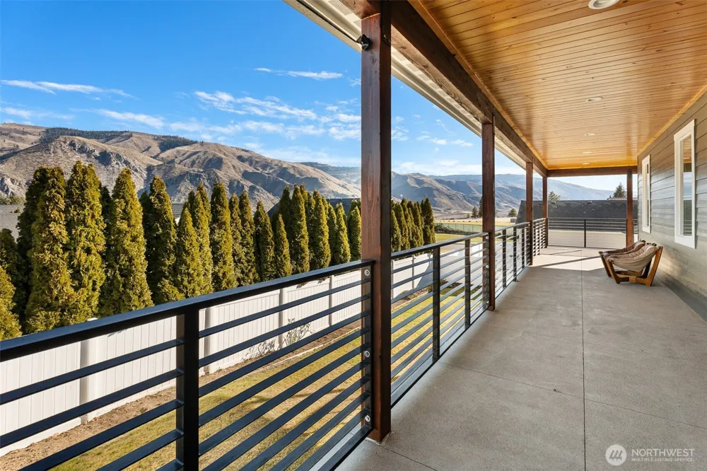 1038 Crest Loop Entiat, WA 98822