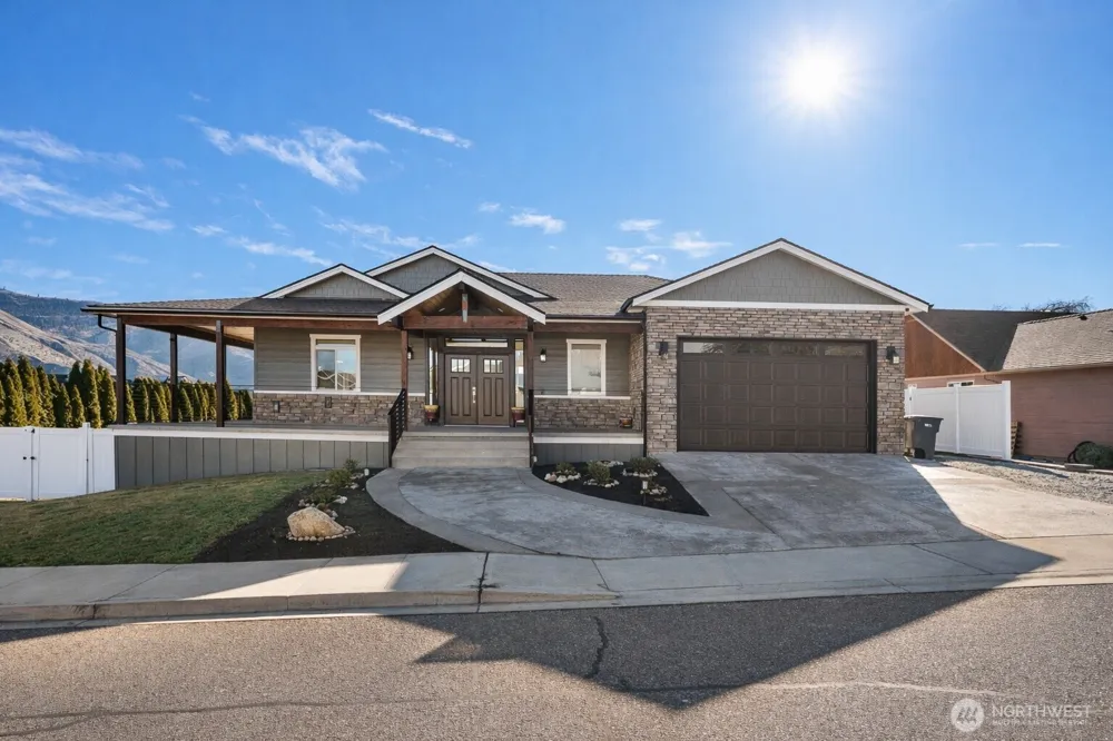 1038 Crest Loop Entiat, WA 98822
