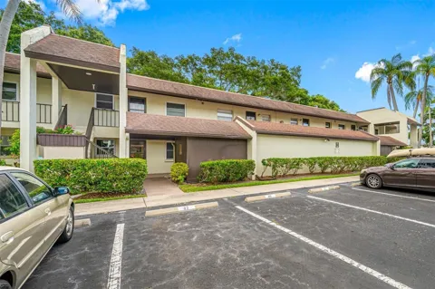 1100 E BAY DRIVE #82