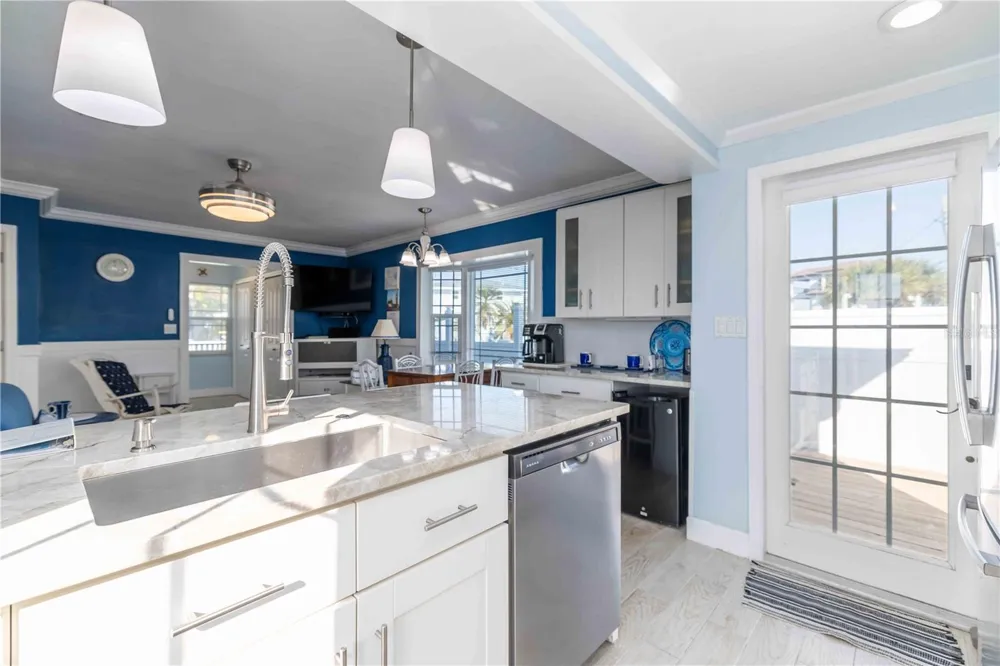 111 9TH STREET Bradenton Beach, FL 34217