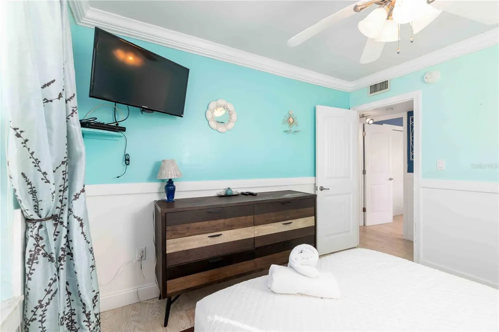 111 9TH STREET Bradenton Beach, FL 34217