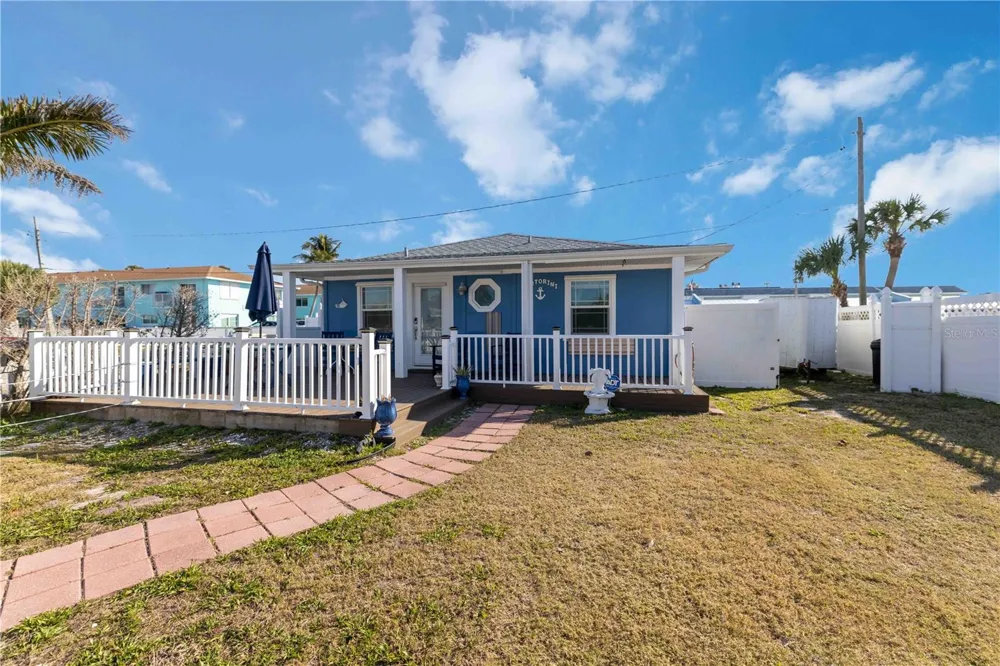 111 9TH STREET Bradenton Beach, FL 34217