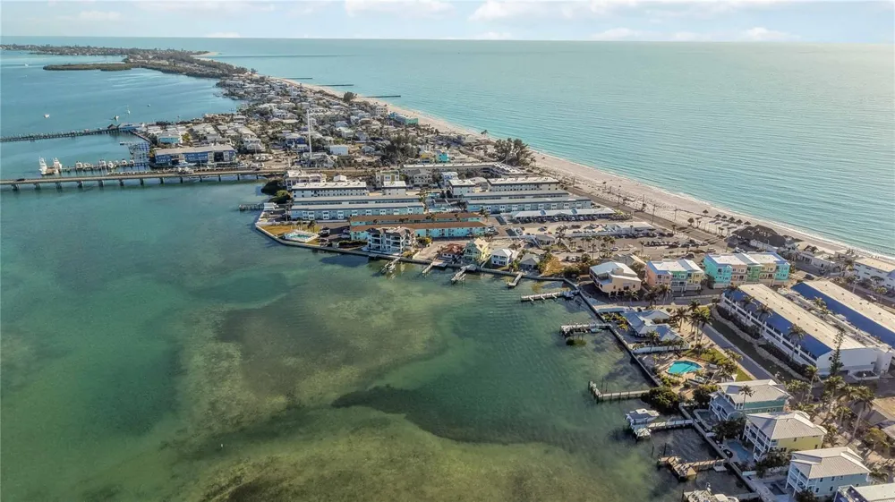 111 9TH STREET Bradenton Beach, FL 34217