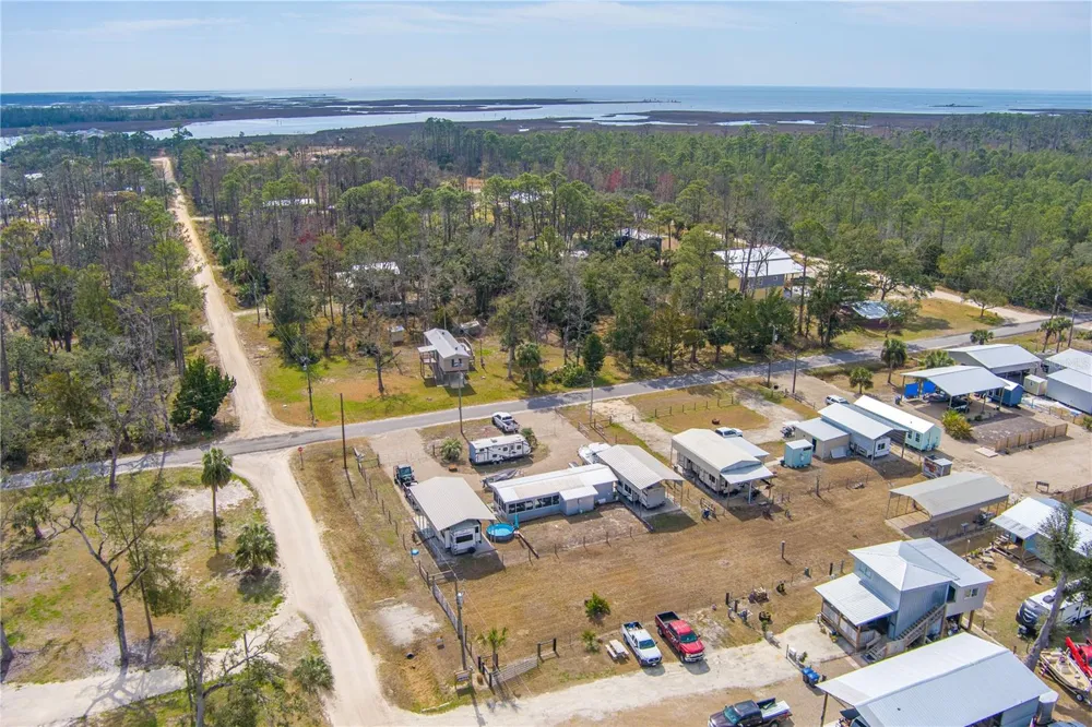 507 4TH STREET NW Steinhatchee, FL 32359
