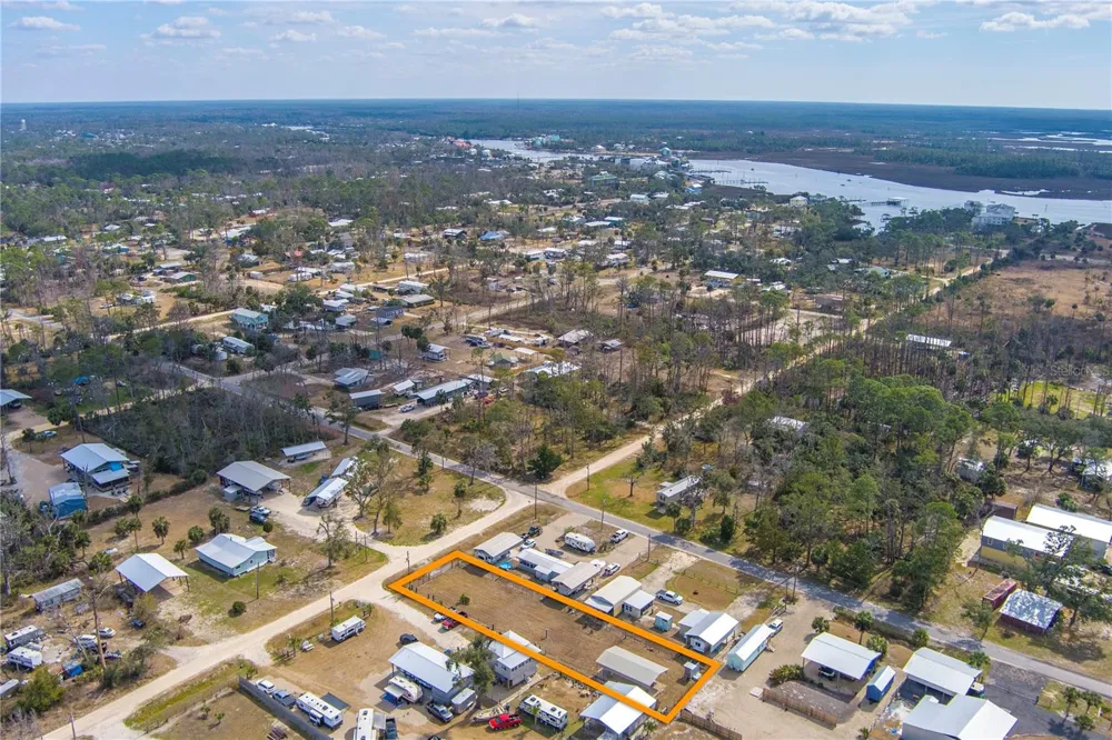 507 4TH STREET NW Steinhatchee, FL 32359