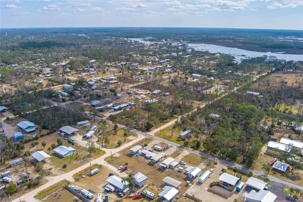 507 4TH STREET NW Steinhatchee, FL 32359