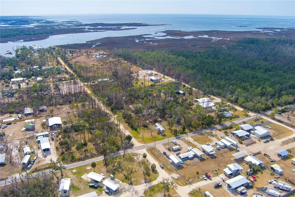 507 4TH STREET NW Steinhatchee, FL 32359