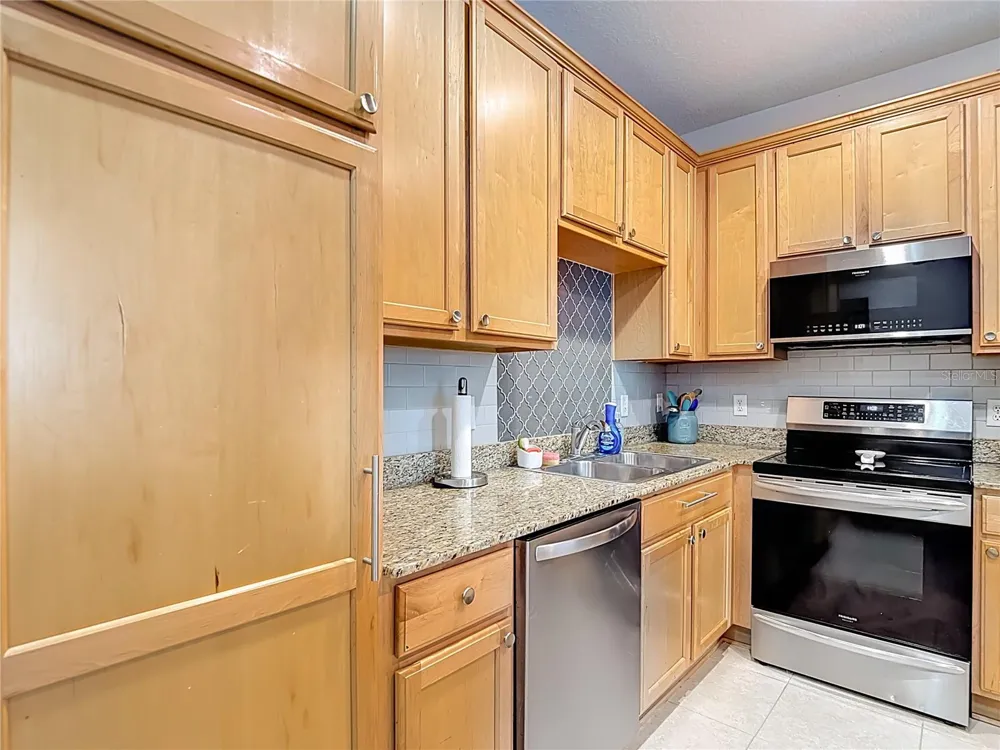2426 MIDDLETON GROVE DRIVE Brandon, FL 33511