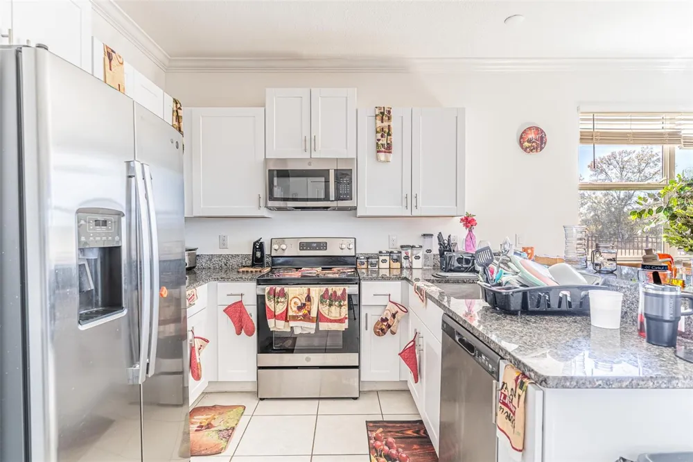 7014 RIPPLE POND LOOP Zephyrhills, FL 33541
